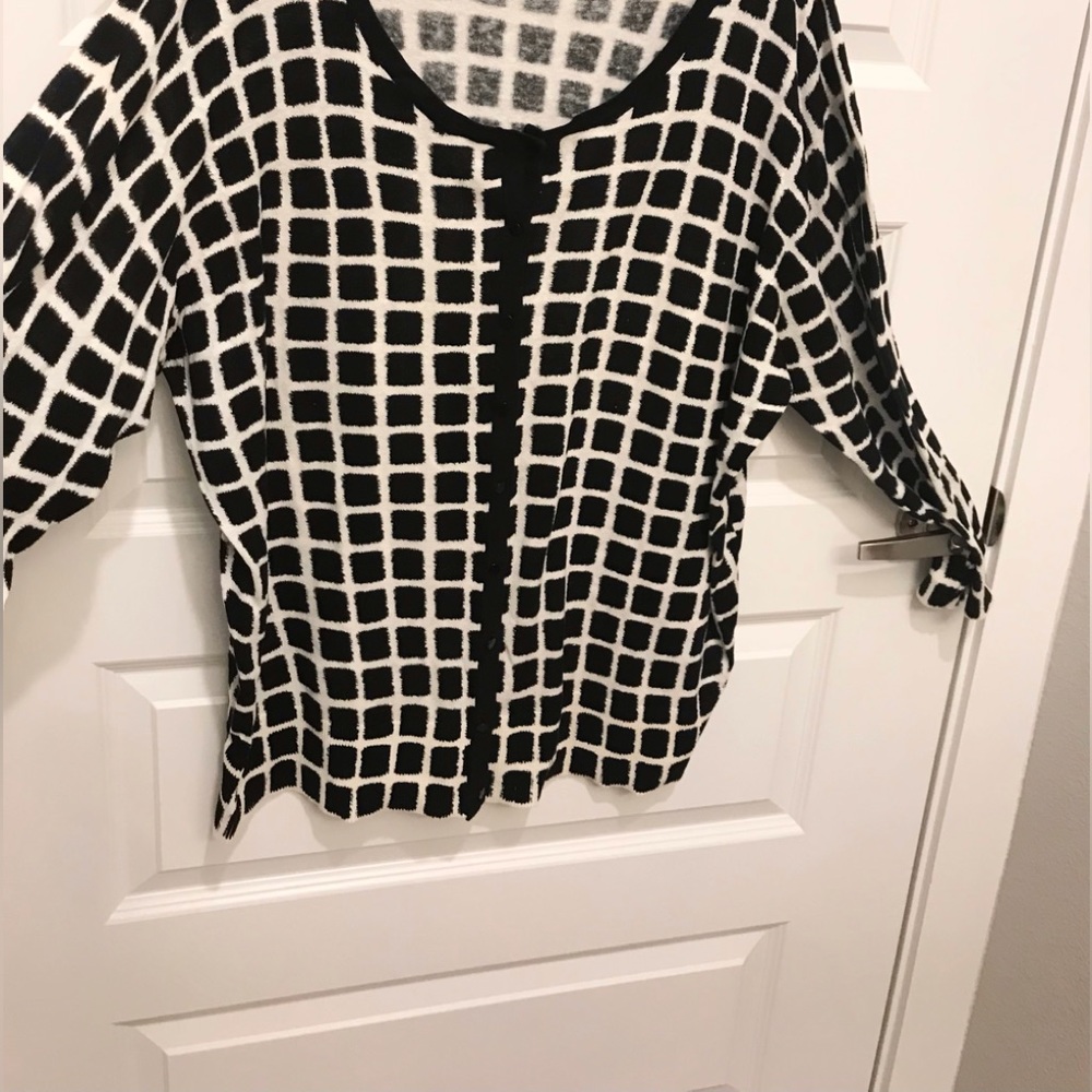Lightweight🖤 Women’s 26/28W cardigan~Black/White geometric soft & comfy!